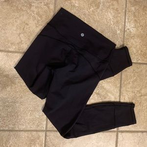 Black Lululemon tight